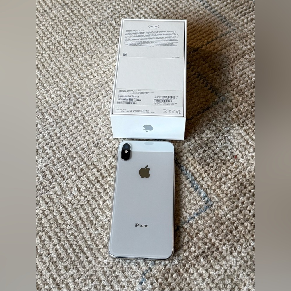 Apple iPhone in Sleek Silver Finish